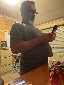 Snapshot of ausbod chatting on December 27, 12:23 pm ausbod online show from December 27, 12:23 pm