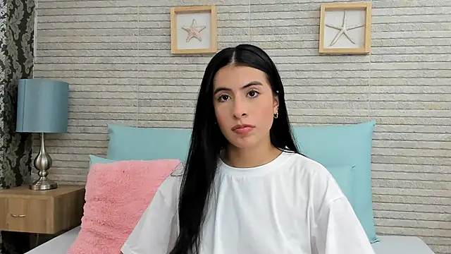 Snapshot of IssabellaLopez chatting on December 3, 7:55 pm IssabellaLopez online show from December 3, 7:55 pm