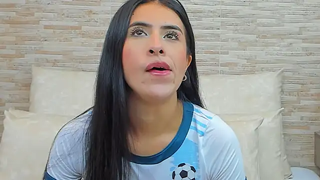 Snapshot of IssabellaLopez chatting on March 1, 12:23 pm IssabellaLopez online show from March 1, 12:23 pm