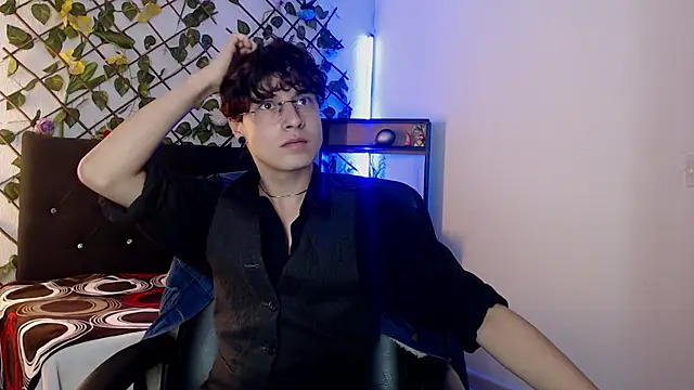 Jeam hot online show from December 19, 9:55 pm