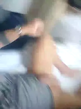 Snapshot of swingr chatting on February 14, 2:02 pm swingr online show from February 14, 2:02 pm