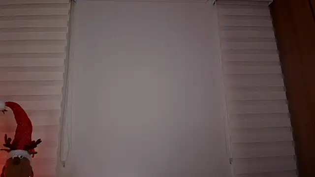 venusleroy  online show from December 21, 3:25 am