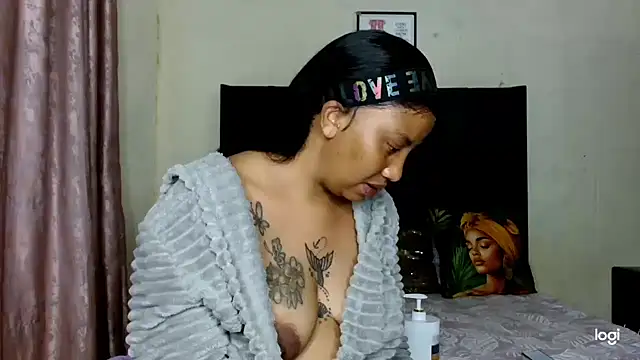 Snapshot of quenliyasa chatting on April 30, 8:57 pm quenliyasa online show from April 30, 8:57 pm