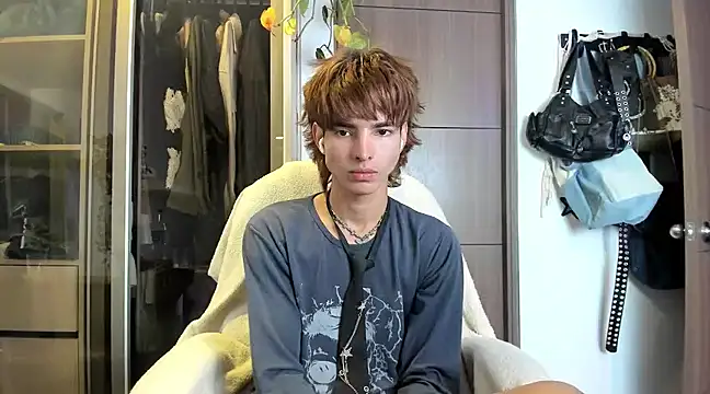 Snapshot of santy-kitty chatting on January 25, 1:10 am santy-kitty online show from January 25, 1:10 am