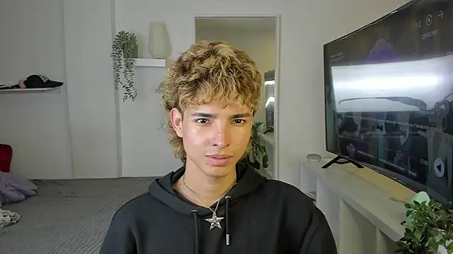 santy-kitty online show from November 6, 1:28 am