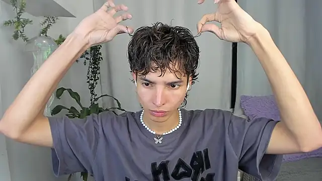 santy-kitty online show from December 16, 2:16 am