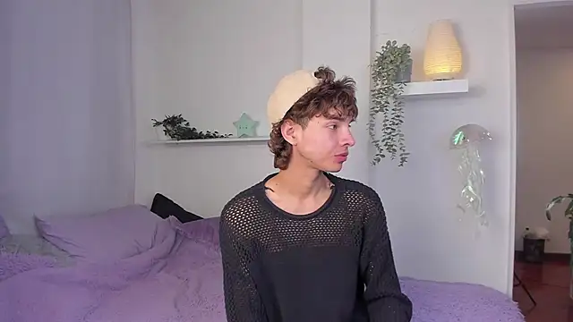 santy-kitty online show from January 15, 1:32 am