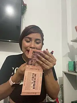 perlita05 online show from March 5, 1:21 am