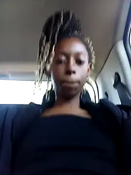 Snapshot of 02Boitybaby chatting on December 3, 8:05 am 02Boitybaby online show from December 3, 8:05 am