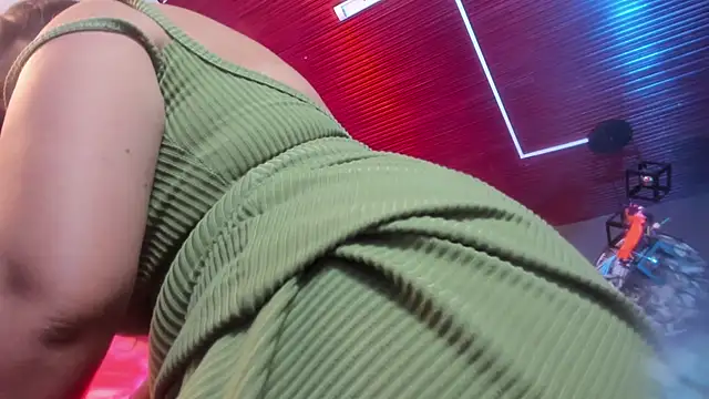 Snapshot of Annaa_rosee chatting on October 16, 3:29 am Annaa rosee online show from October 16, 3:29 am