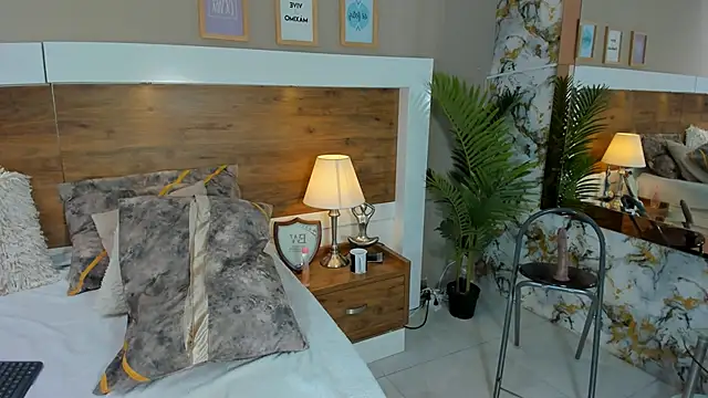 EmaBakker online show from February 20, 6:24 pm