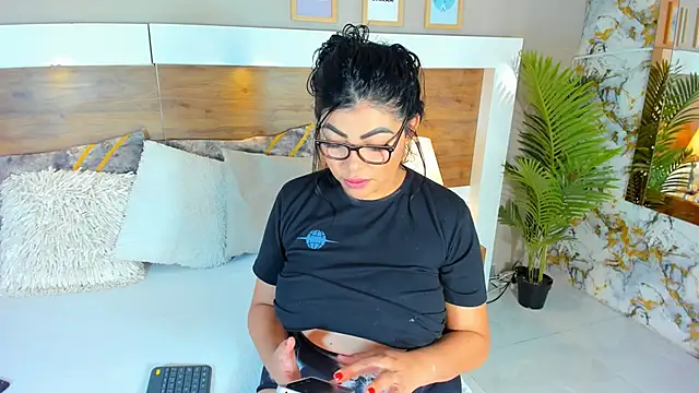 EmaBakker online show from February 23, 1:10 pm