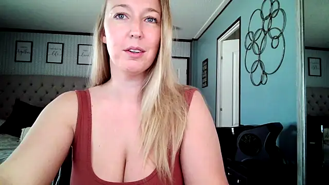 lucyallen4201 online show from January 14, 6:17 pm