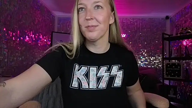 lucyallen4201 online show from January 13, 12:10 pm