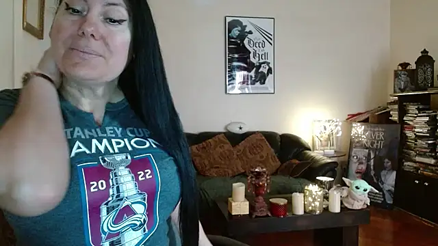 mandaloriangirls online show from April 22, 5:25 pm