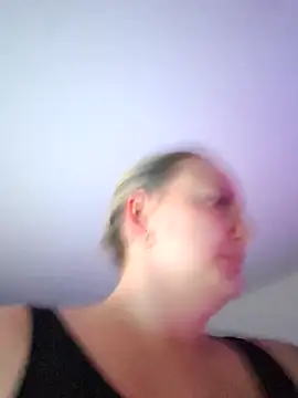 Snapshot of Milas_Dreams chatting on October 23, 7:12 pm Milas Dreams online show from October 23, 7:12 pm