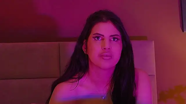 GiuliaHarvey online show from February 2, 6:15 am