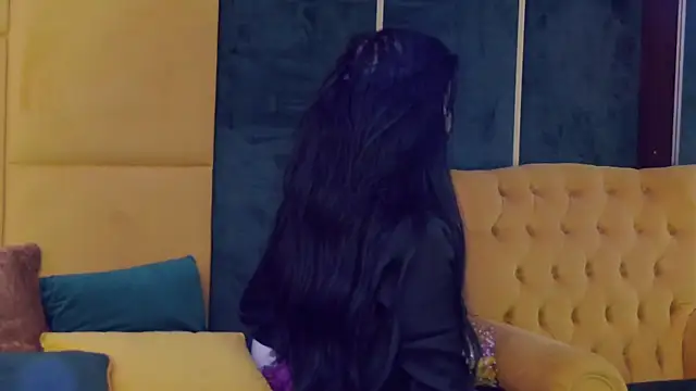 GiuliaHarvey online show from March 18, 6:36 am