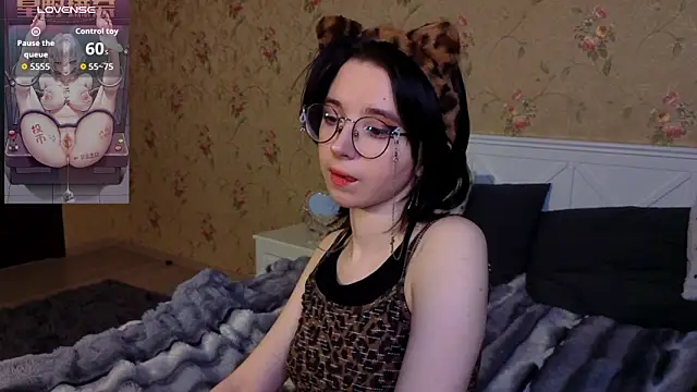 Nora Failure online show from April 25, 2:47 pm