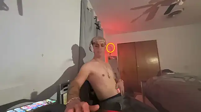 twentywithafelonyy online show from December 5, 10:44 am