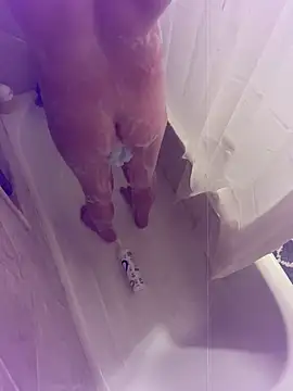 twentywithafelonyy online show from December 16, 7:04 am