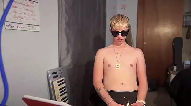 twentywithafelonyy online show from January 11, 9:26 am