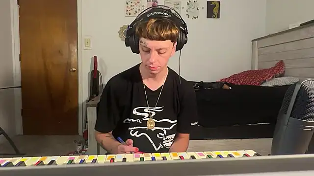 twentywithafelonyy online show from September 15, 5:40 am