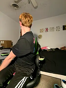 twentywithafelonyy online show from December 5, 11:19 am