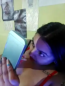 Snapshot of GoddessLorenaTheeSiren chatting on December 21, 8:21 pm GoddessLorenaTheeSiren online show from December 21, 8:21 pm