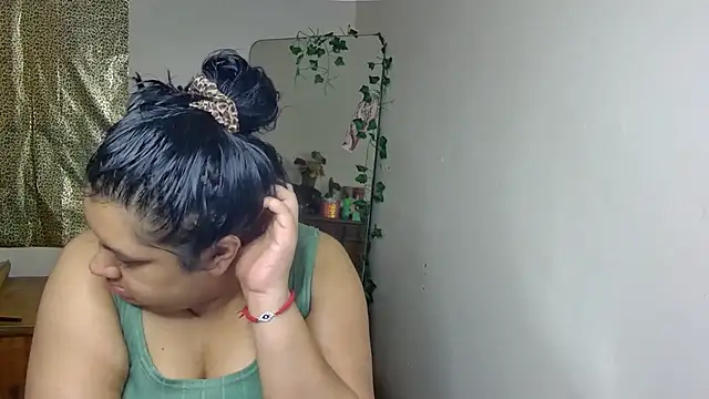 Snapshot of GoddessLorenaTheeSiren chatting on September 9, 9:31 am GoddessLorenaTheeSiren online show from September 9, 9:31 am