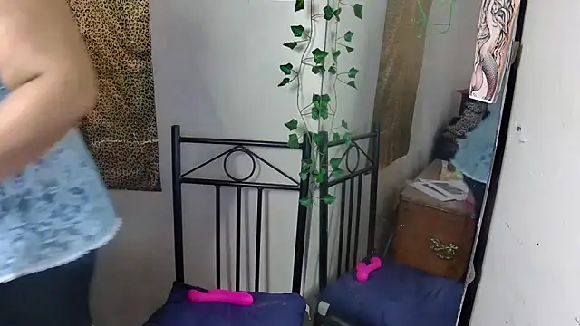 Snapshot of GoddessLorenaTheeSiren chatting on October 7, 8:55 am GoddessLorenaTheeSiren online show from October 7, 8:55 am