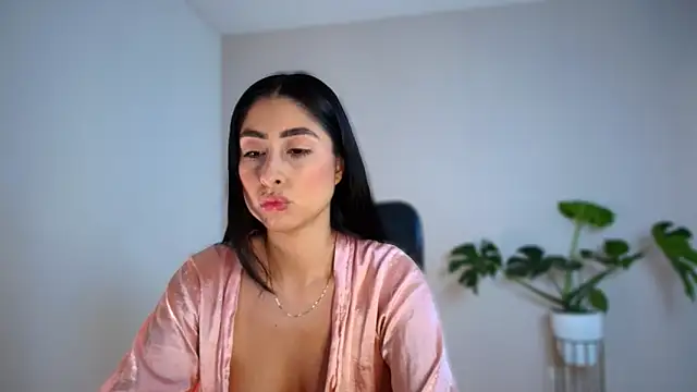 auroracaruso11 online show from February 24, 3:54 pm