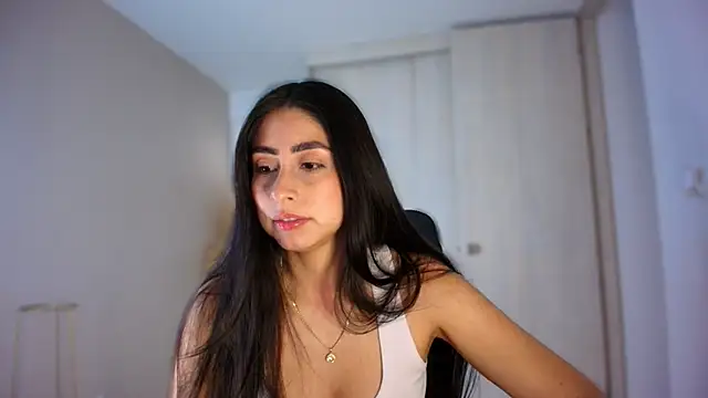 auroracaruso11 online show from July 26, 5:42 pm