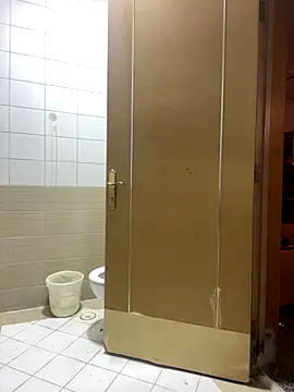 Layla-daloua online show from December 21, 9:11 pm