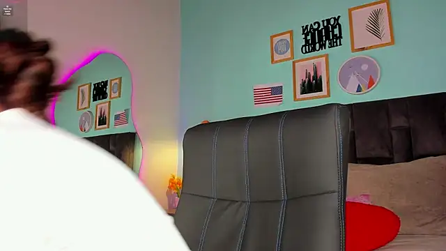 ParisFox  online show from January 17, 7:49 pm