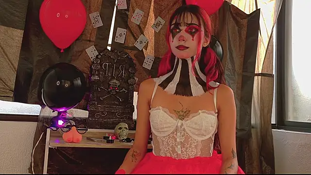 ParisFox  online show from November 1, 8:55 pm