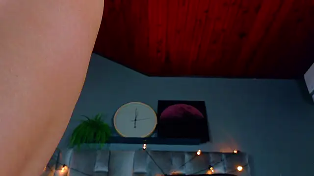 ParisFox  online show from March 2, 8:37 pm