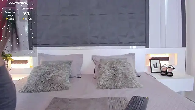 SaraGomez1 online show from January 9, 1:13 pm