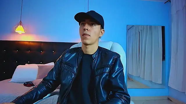 Lobo 17  online show from February 5, 7:18 am