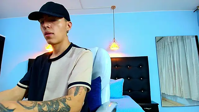 Lobo 17  online show from February 21, 7:01 am