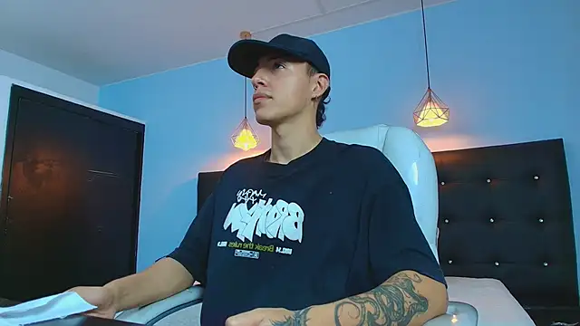 Lobo 17  online show from March 9, 3:54 am