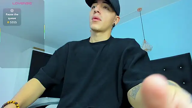 Lobo 17  online show from October 24, 4:20 am