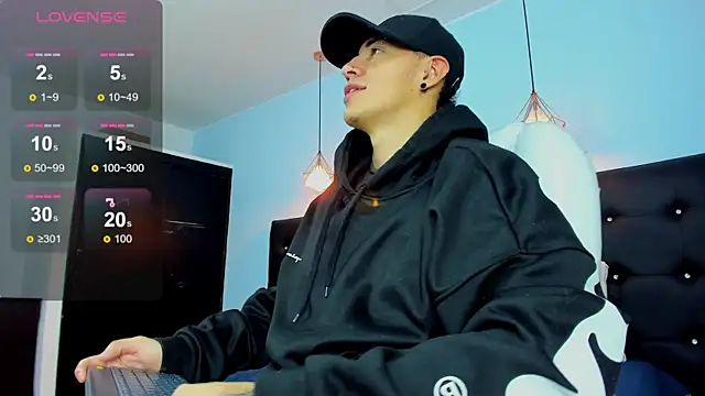 Lobo 17  online show from November 27, 3:19 am