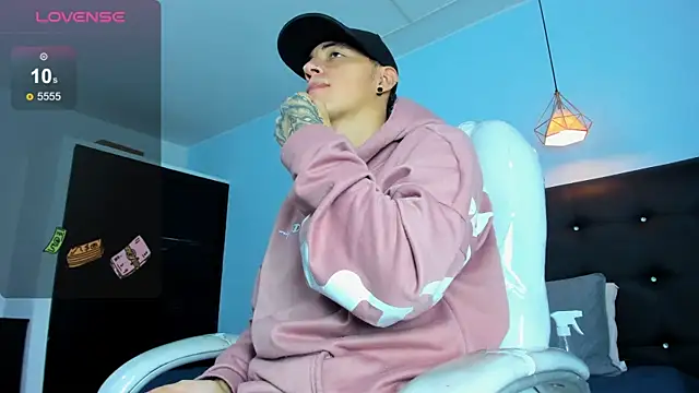 Lobo 17  online show from December 3, 3:47 am