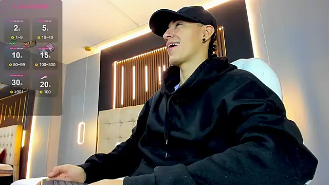 Lobo 17  online show from March 10, 4:06 am