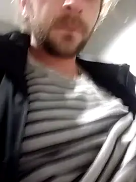 QcMisterv13 online show from December 14, 11:56 pm