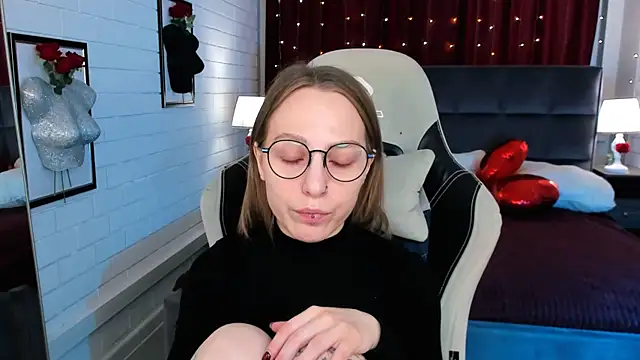 Snapshot of AphexQueen chatting on March 20, 12:11 pm AphexQueen online show from March 20, 12:11 pm