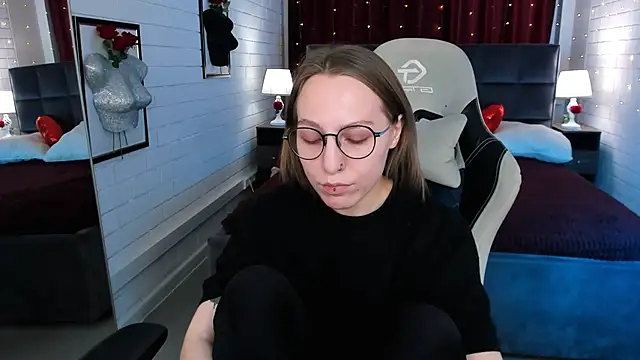 Snapshot of AphexQueen chatting on March 20, 3:14 pm AphexQueen online show from March 20, 3:14 pm