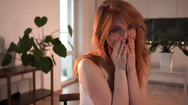 EsmaCrumbley online show from April 21, 4:30 am