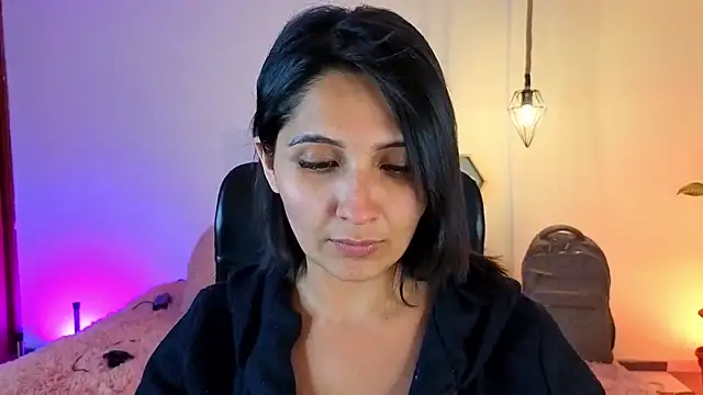 emily leinner online show from April 18, 11:38 pm